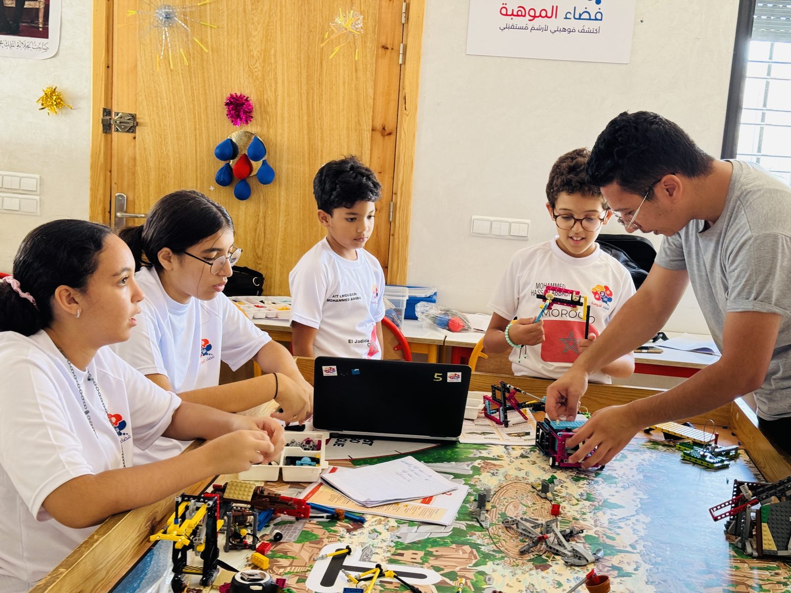 Atelier collectif au centre FADAA Al Maouhiba