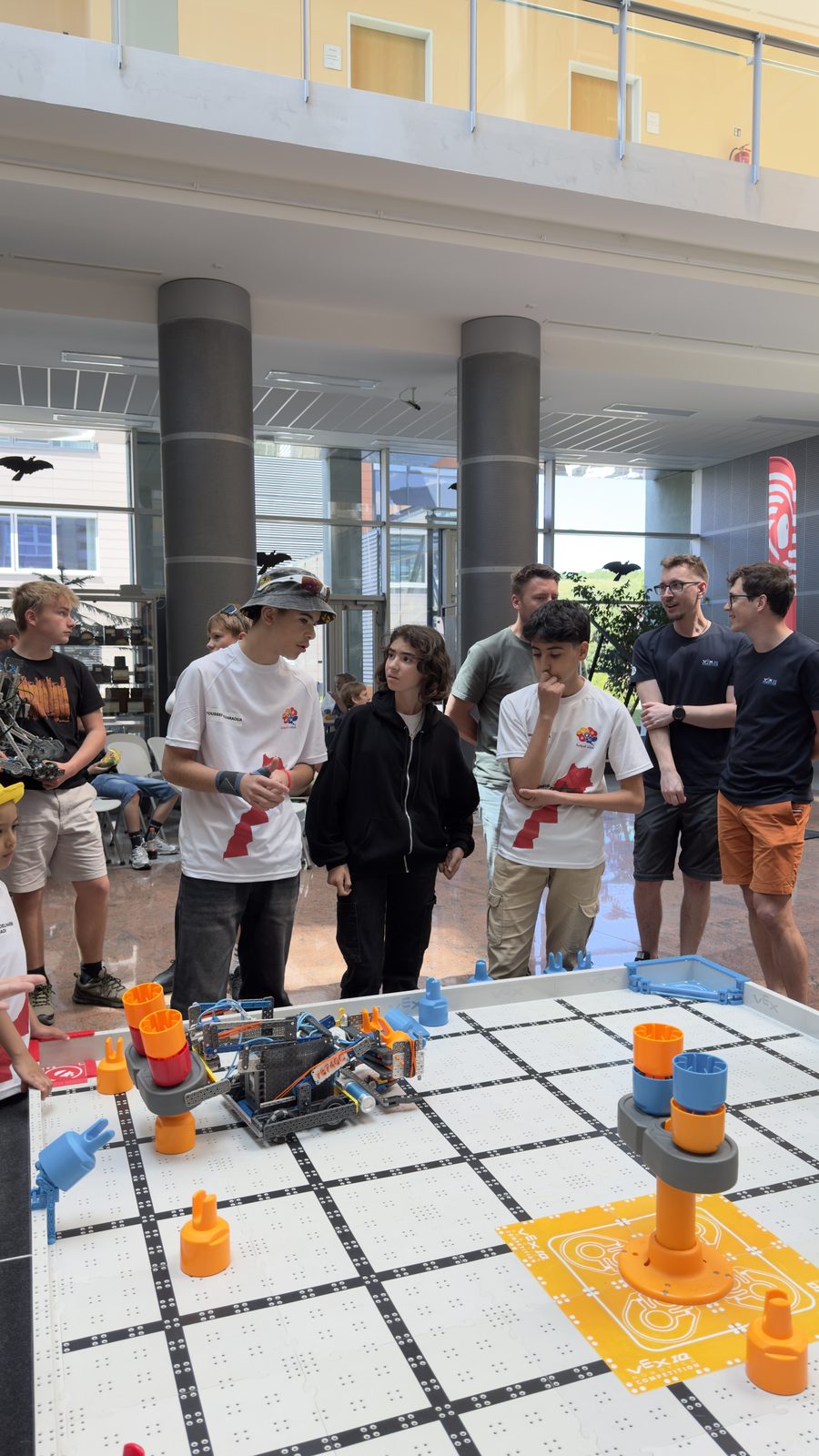 Match de robotique sur le terrain VEX